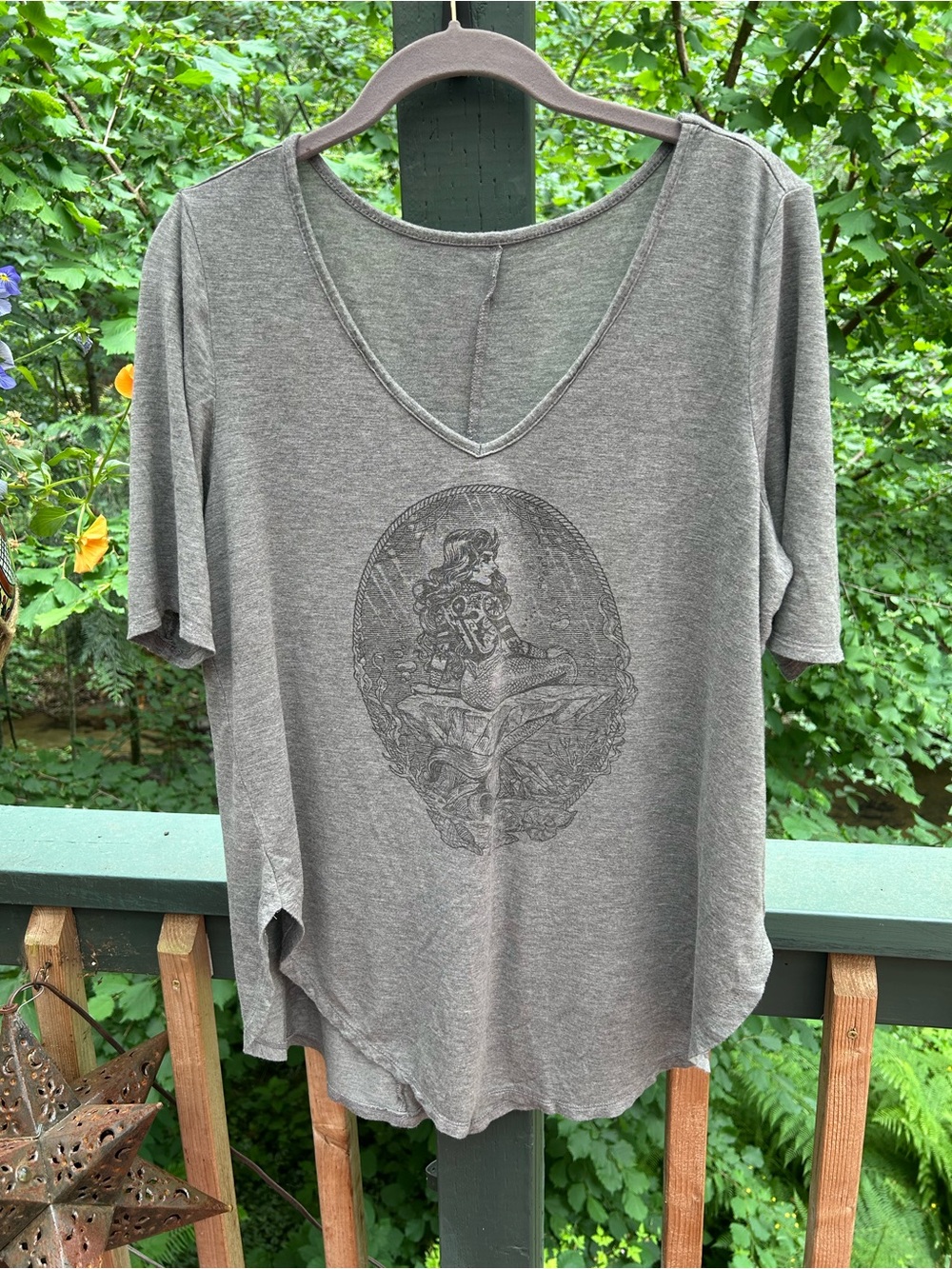 torrid Gray V-Neck Short Sleeve Mermaid Tee